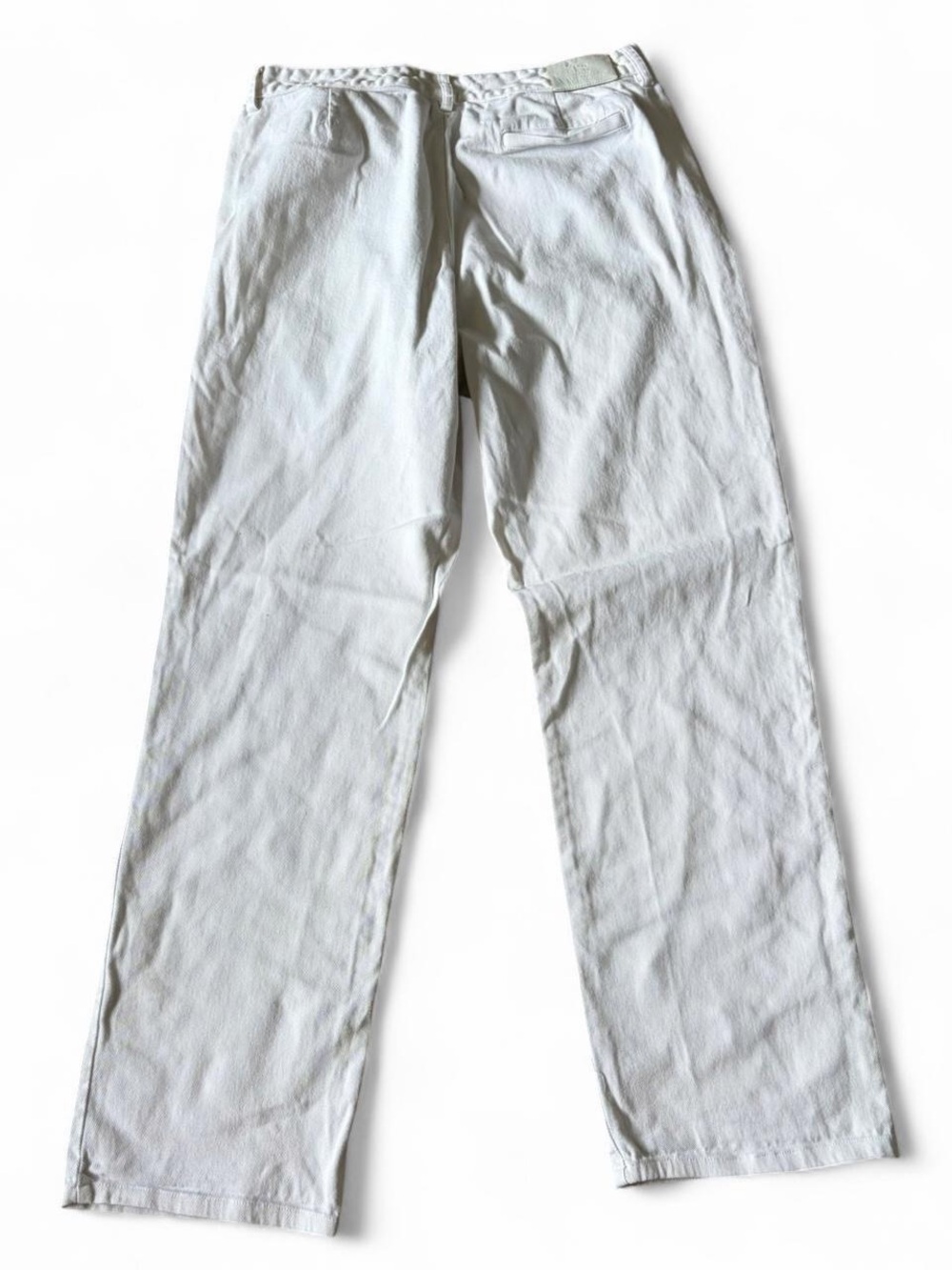 Ralph Lauren woman’s white denim jeans Sz14.  
*Logo in the back is faded*